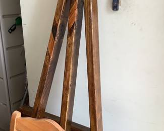 Wood easel