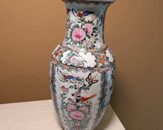Hand-painted Chinese Vase