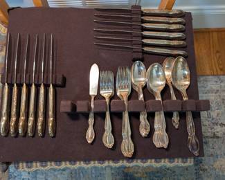 WM Rogers International Silver Plated Flatware Set