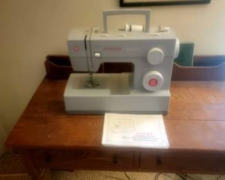 Singer Heavy Duty 4423 Sewing Machine