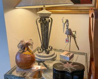 Furniture/collectibles/artwork