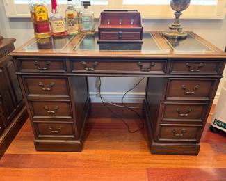 Antique Executive Dest