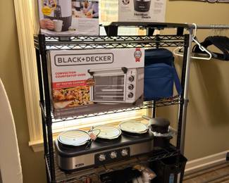 Small kitchen appliances lot including Hamilton Beach and Black+Decker