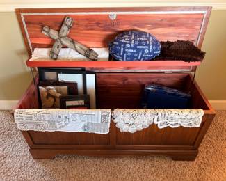 Lane cedar hope chest