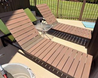Outdoor chaise lounge chairs