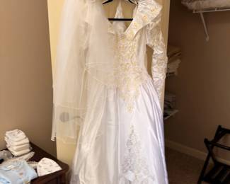 Vintage lace wedding dress