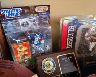 Starting Lineup NFL figures — Emmitt Smith, Bledsoe