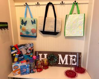 Tote bags and home decor lot