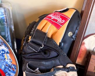 Rawlings leather baseball glove