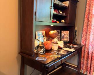 Wood desk with hutch top