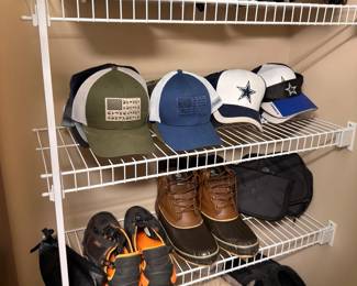 Men's ball caps and shoes lot