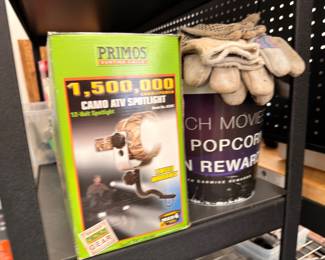 Primos camo ATV spotlight and work gloves