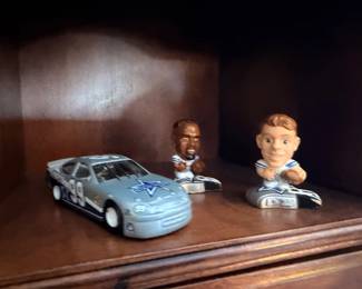 Cowboys die-cast car and mini bobblehead figures