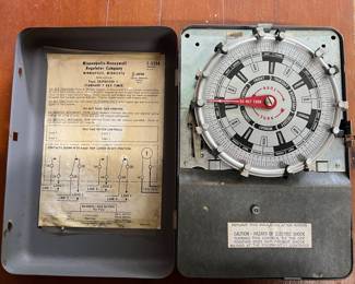 M & H Regulator Co. Standard 7 DAY Timer,