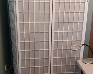 Folding screen