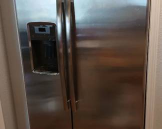 GE Refrigerator