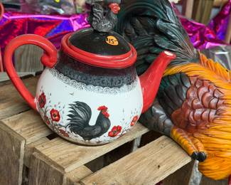 Chicken tea pot
