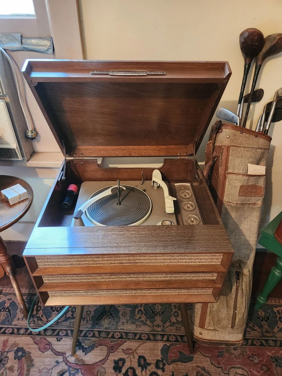 1950's RCA Victor Orthophonic High Fidelity record player