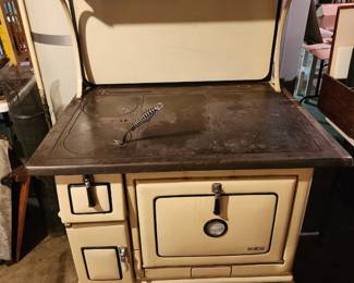 A piece of Portland's history.  Manufactured by The ⁠Montag Stove and Furnace Company 