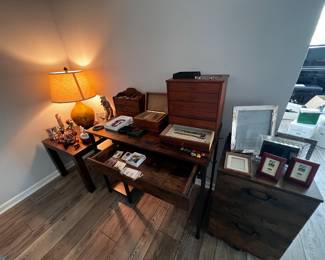Frames, Jewelery, animal figurines and statues