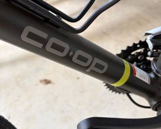 Co op CTY 2.2 bicycle