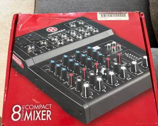 Harbinger 8 channel compact mixer