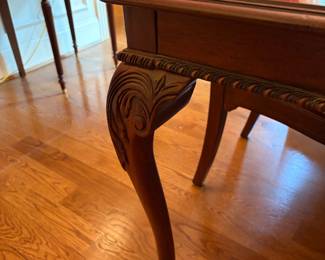 detail of table leg