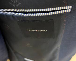 Tommy Hilfiger Men's 42R
