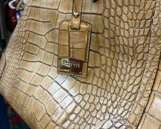 Claudia Firenze "crocodile"