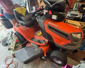 Riding lawn mower