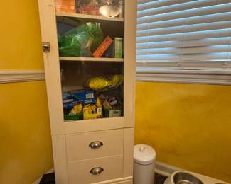 Pantry cabinet