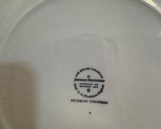 Johnson Brothers "Victorian Christmas" Fine English Tableware Made in Staffordshire, England Complete 10-place setting with serving pieces