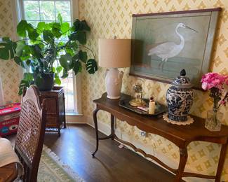 very nice table (perfect condition)