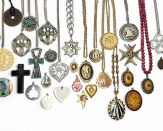 Statement Pendants Chains