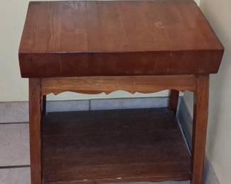 Vintage Oak End Table with Scalloped Apron and Shelf