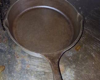 Wagner Ware Sidney Hollow Ware Cast Iron Skillet