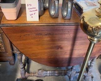 Gate table