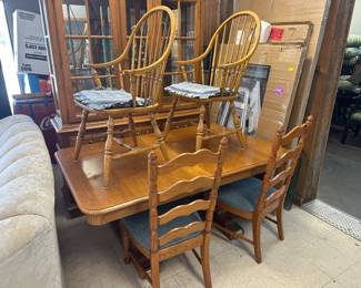 Oak Dinning Table with Chairs