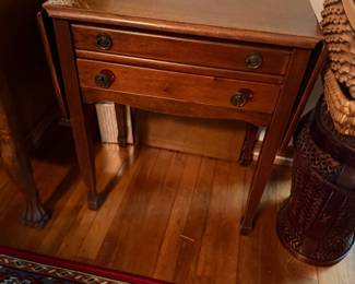 Versatile little drop leaf