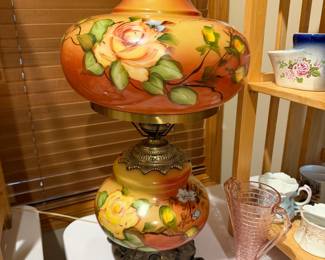 Gone With the Wind hurricane/parlor style lamp