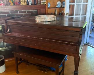 (BABY) GRAND PIANO!
