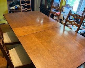 Dining table with leaf and six chairs