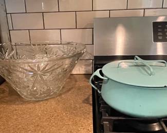 ENAMELWARE POT