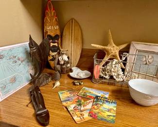 BEACHY HAWAIIAN DECOR