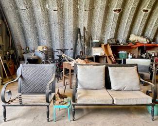 METAL OUTDOOR FURNITURE