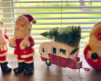 VINTAGE SANTAS