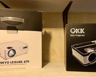 PROJECTOR