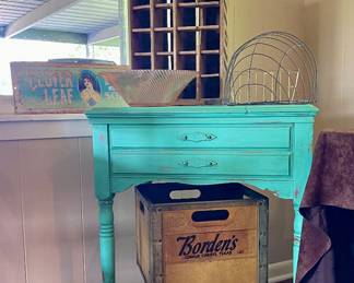 SHABBY CHIC TABLE, VINTAGE BORDEN CRATES, VINTAGE HOLLY SODA POP CRATE