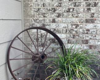 RUSTIC WAGON WHEEL
