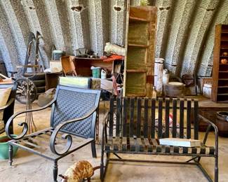 METAL OUTDOOR FURNITURE
